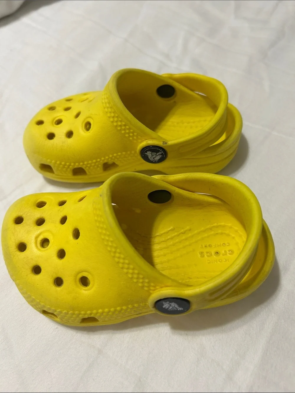 Crocs Yellow Kids Clog Sandals - Lightweight Slip-On, Size C5.